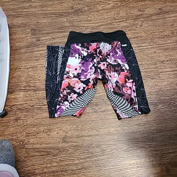 Danskin Fitted Leggings Multi-Colored‎ Ladies Size 4-6 Pre-Owned Gym Activewear - Picture 4 of 6